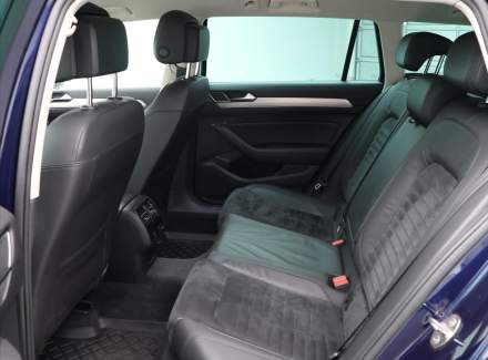 Volkswagen - Passat