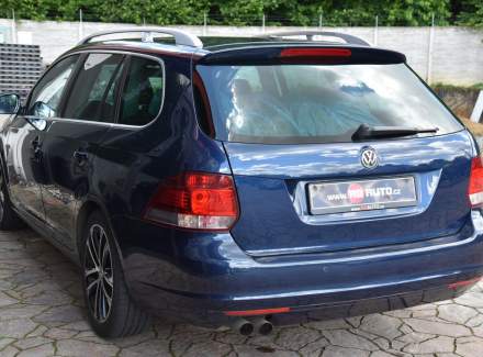 Volkswagen - Golf