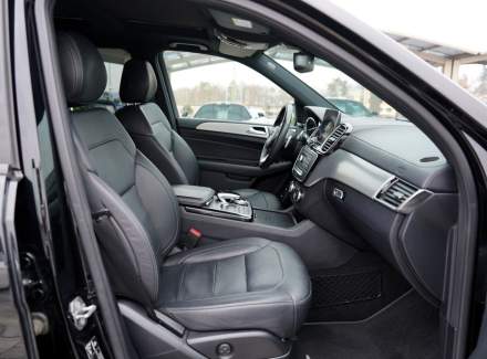 Mercedes-Benz - GLS