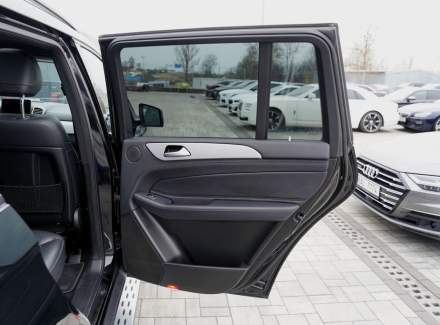Mercedes-Benz - GLS