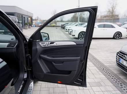 Mercedes-Benz - GLS