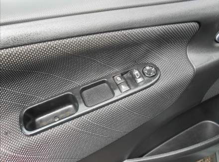 Peugeot - 207