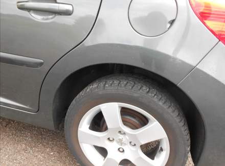 Peugeot - 207