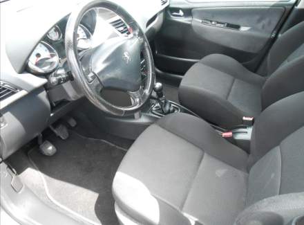 Peugeot - 207