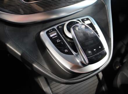 Mercedes-Benz - V-class
