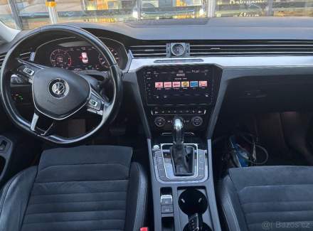 Volkswagen - Passat