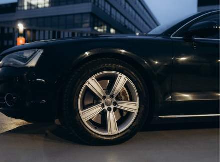 Audi - A8