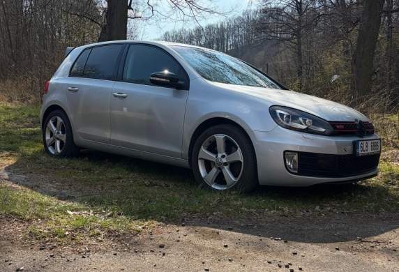 Volkswagen - Golf