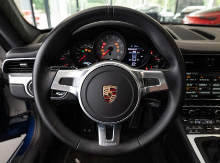 Porsche - 911