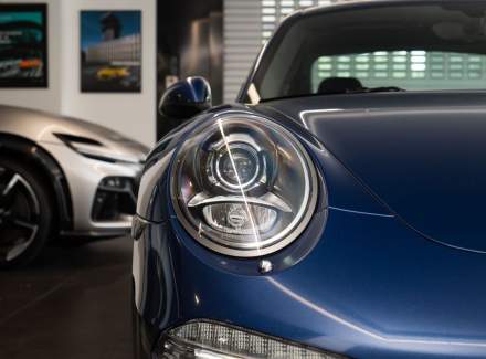 Porsche - 911