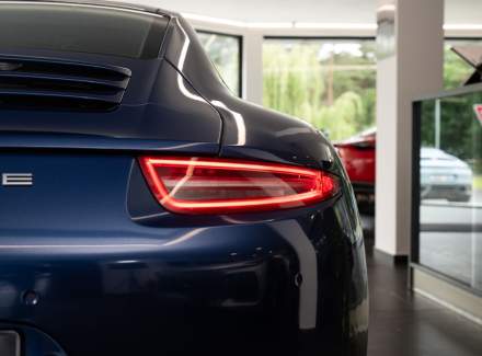 Porsche - 911