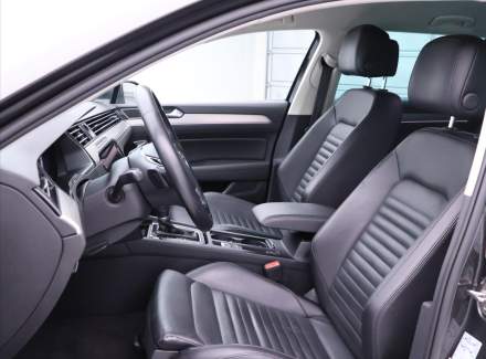 Volkswagen - Passat
