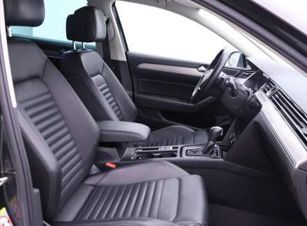 Volkswagen - Passat