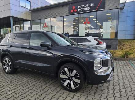 Mitsubishi - Outlander