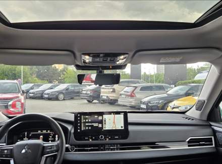 Mitsubishi - Outlander