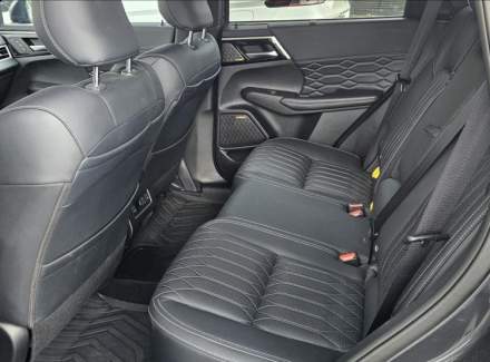 Mitsubishi - Outlander