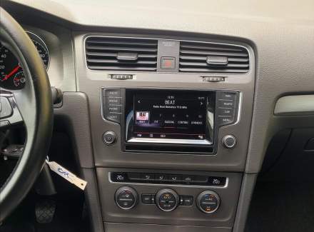 Volkswagen - Golf
