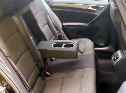 Volkswagen - Golf