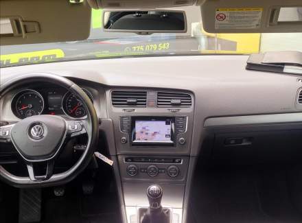 Volkswagen - Golf