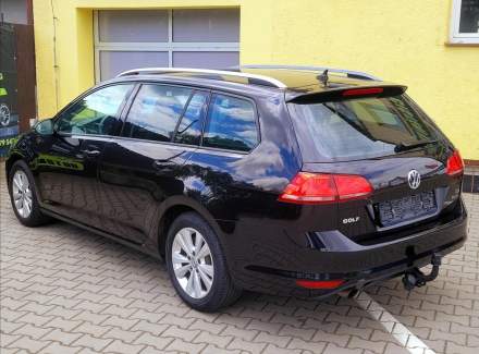 Volkswagen - Golf