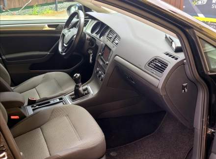 Volkswagen - Golf