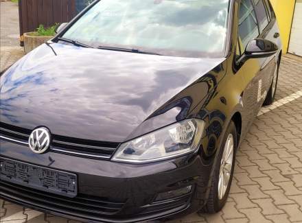 Volkswagen - Golf