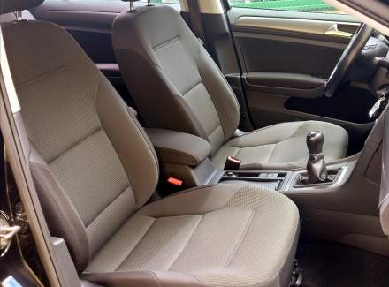 Volkswagen - Golf