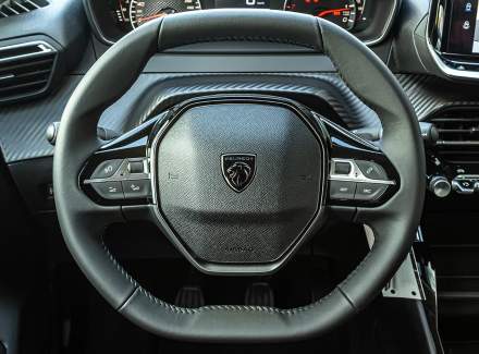Peugeot - 208