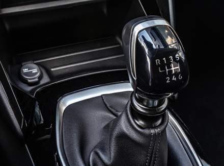 Peugeot - 208