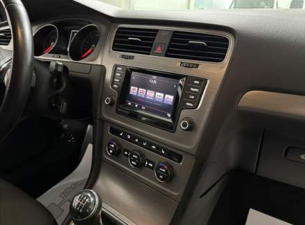Volkswagen - Golf
