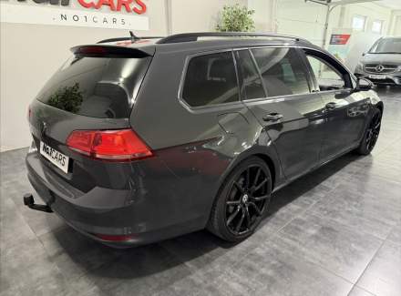 Volkswagen - Golf