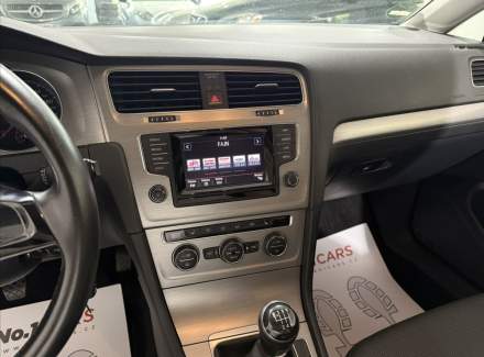 Volkswagen - Golf