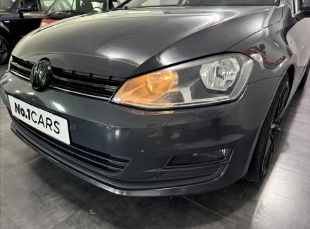 Volkswagen - Golf