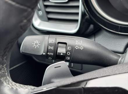 Kia - XCeed