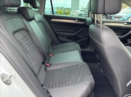 Volkswagen - Passat