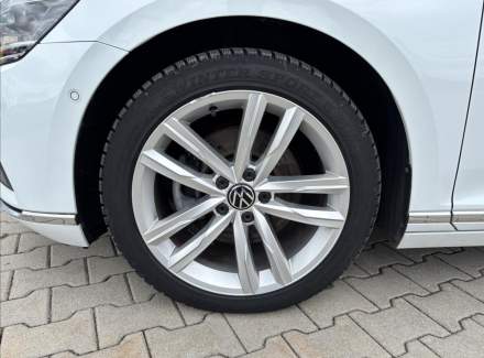 Volkswagen - Passat