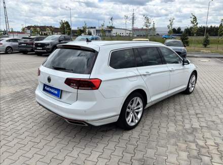 Volkswagen - Passat