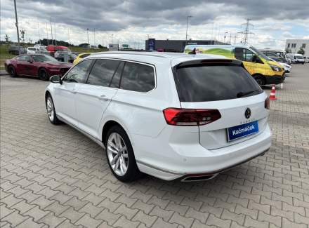 Volkswagen - Passat
