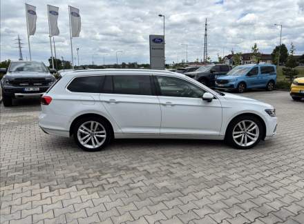 Volkswagen - Passat