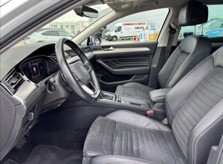 Volkswagen - Passat