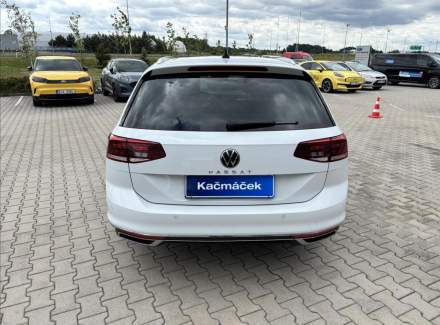 Volkswagen - Passat