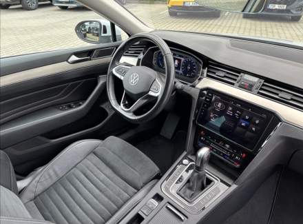 Volkswagen - Passat