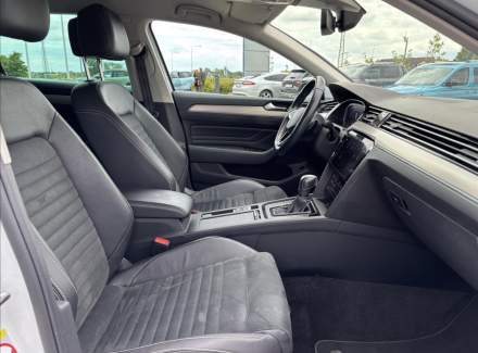 Volkswagen - Passat