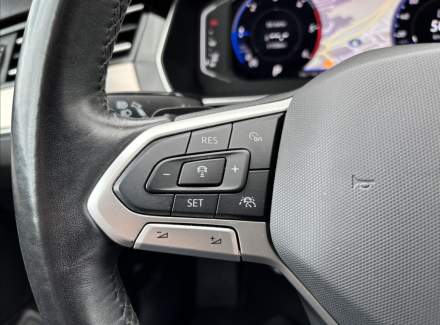 Volkswagen - Passat