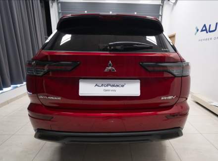 Mitsubishi - Outlander