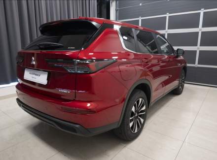Mitsubishi - Outlander
