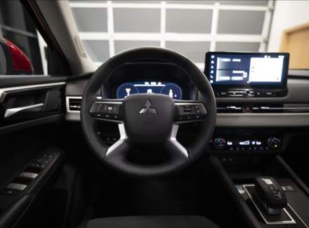 Mitsubishi - Outlander