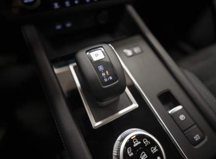 Mitsubishi - Outlander