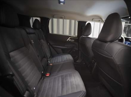 Mitsubishi - Outlander