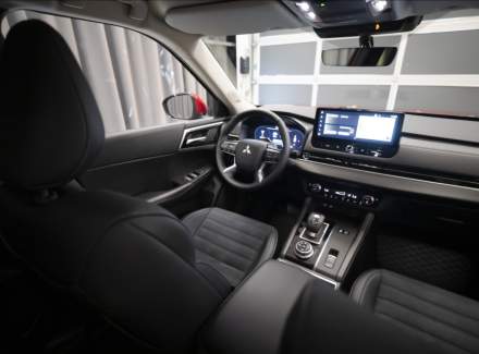 Mitsubishi - Outlander